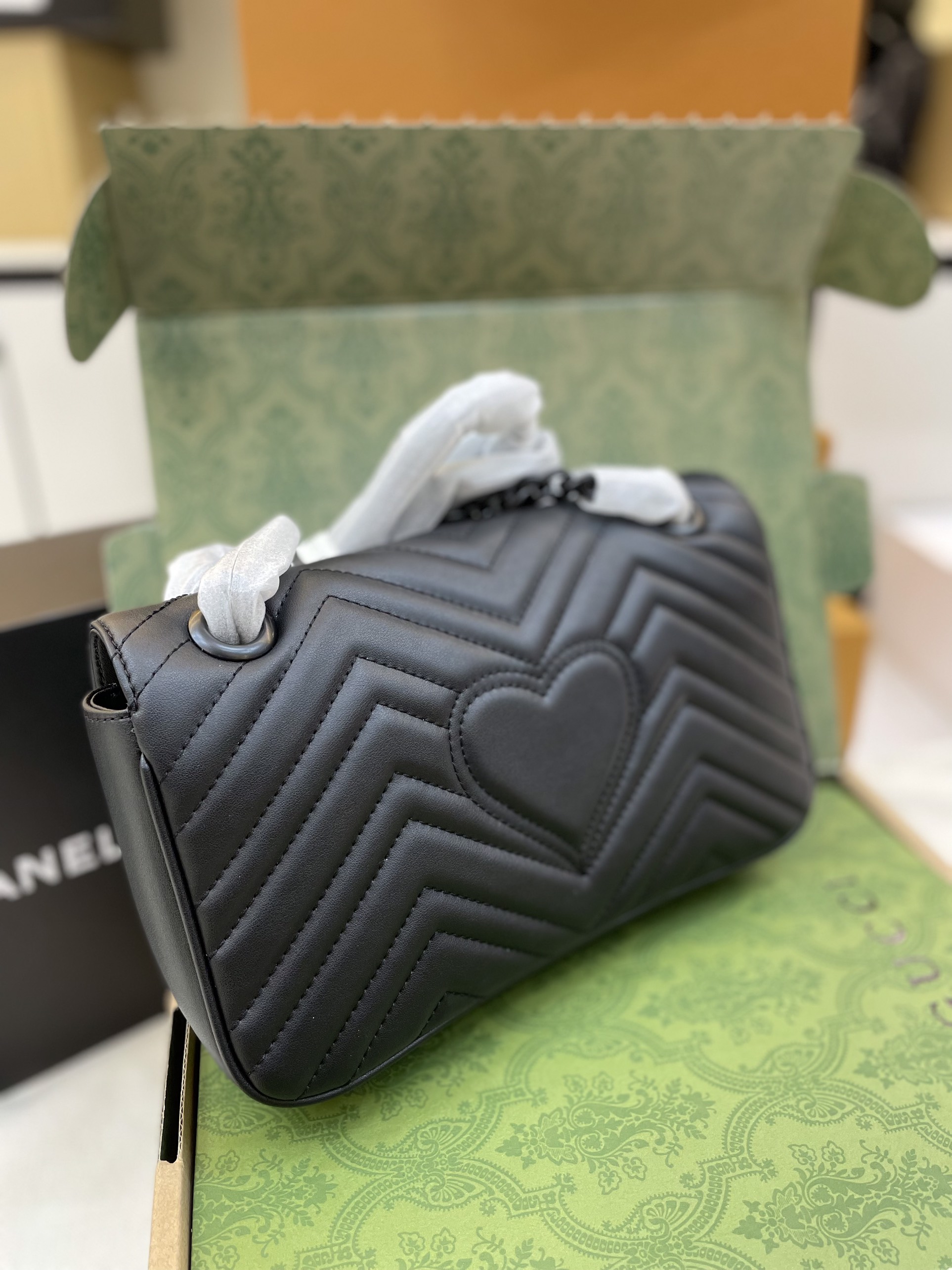 Túi Xách Gucci Marmont Super Black Lock in Black Size 26cm